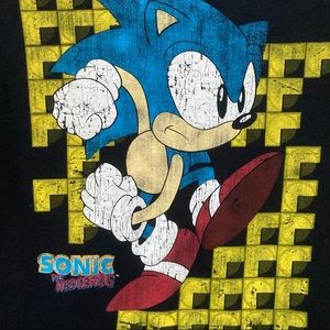 Sonic The Hedgehog Tee XS